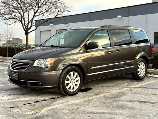 2016 Chrysler Town & Country Touring