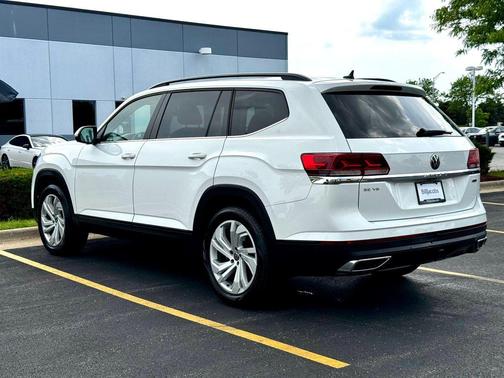 Pure White 2022 Volkswagen Atlas 3.6L SE w/Technology
