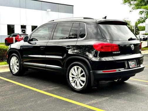 Deep Black Pearl 2015 Volkswagen Tiguan 2.0T SE 4MOTION