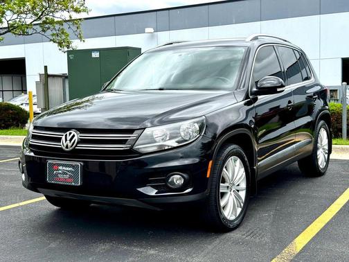 Deep Black Pearl 2015 Volkswagen Tiguan 2.0T SE 4MOTION