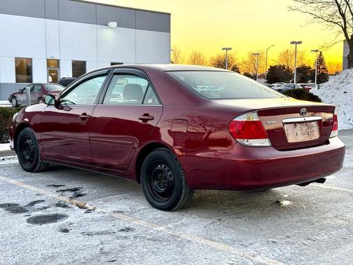 2005 Toyota Camry LE