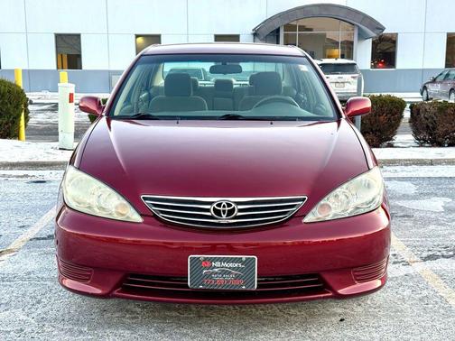 2005 Toyota Camry LE