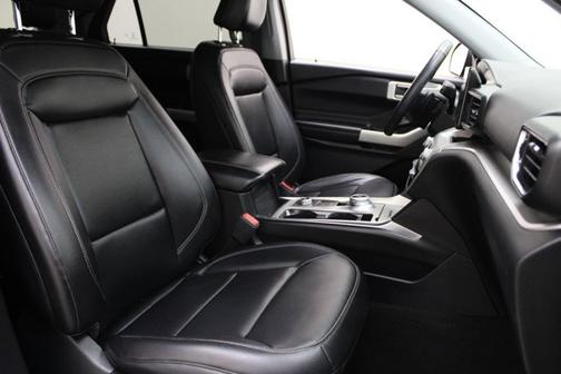 AGATE BLACK METALLIC 2021 Ford Explorer XLT