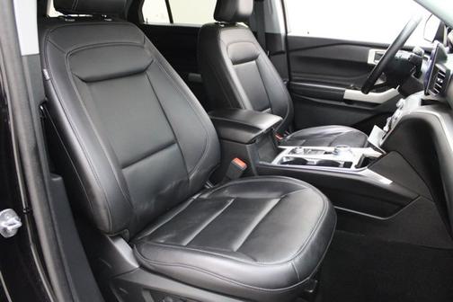 AGATE BLACK METALLIC 2024 Ford Explorer XLT