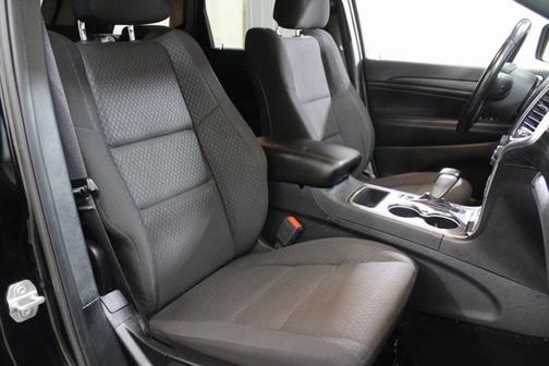 2020 Jeep Grand Cherokee LAREDO