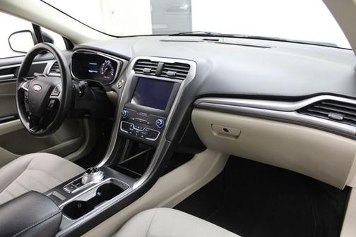AGATE BLACK 2019 Ford Fusion SE