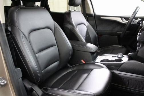 2020 Ford Escape SE SPORT