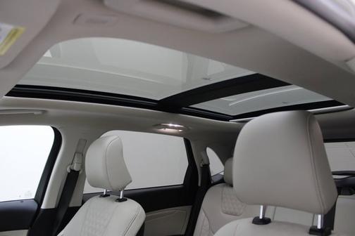 STAR WHITE 2024 Ford Edge TITANIUM