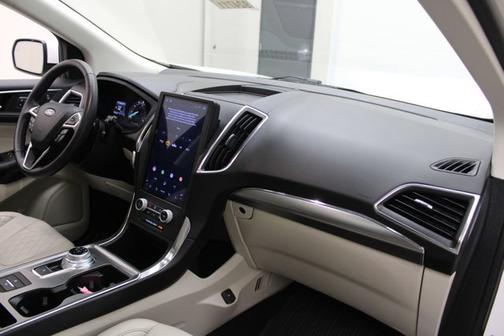 STAR WHITE 2024 Ford Edge TITANIUM