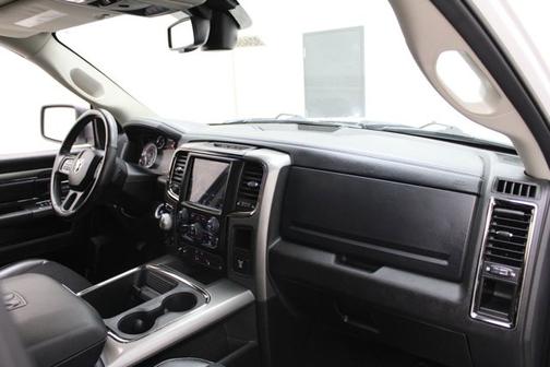 Bright White Clearcoat 2018 RAM 1500 SPORT