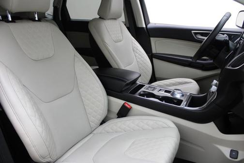 AGATE BLACK METALLIC 2024 Ford Edge TITANIUM