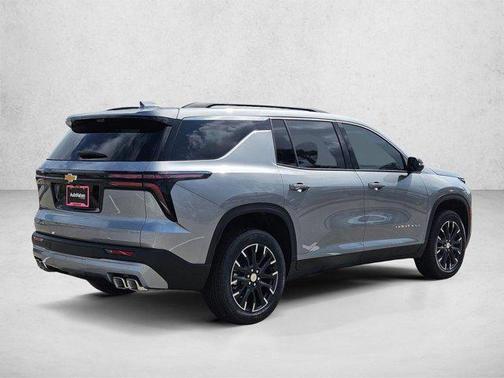 Sterling Gray Metallic 2026 Chevrolet Traverse LT