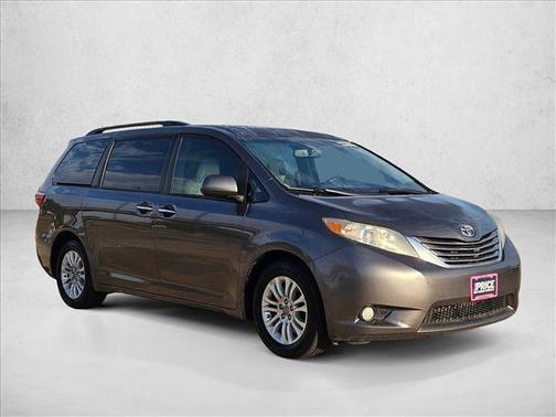 2017 Toyota Sienna XLE