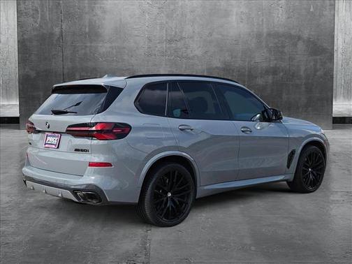 2024 BMW X5 M60i