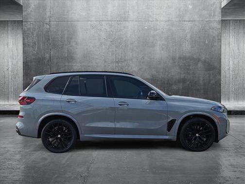 2024 BMW X5 M60i