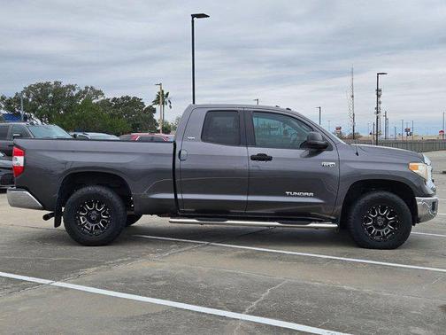2017 Toyota Tundra SR5