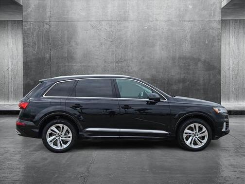2023 Audi Q7 55 Premium Plus