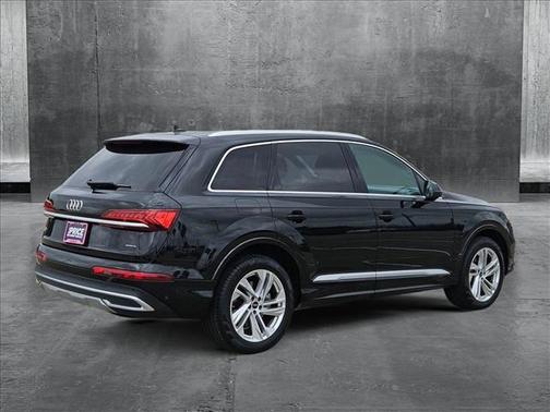 2023 Audi Q7 55 Premium Plus