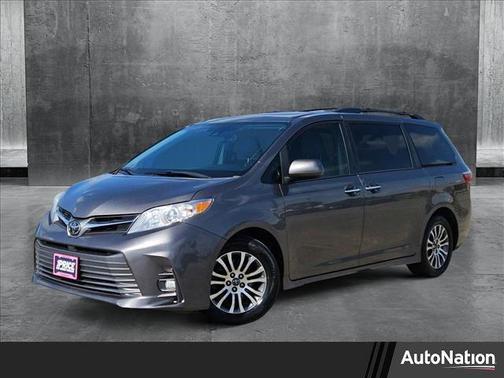 2018 Toyota Sienna XLE