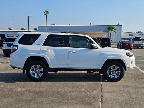 2023 Toyota 4Runner SR5