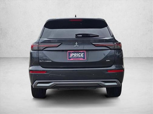 Graphite Gray 2025 Mitsubishi Outlander SEL