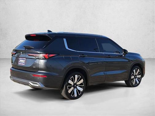 Graphite Gray 2025 Mitsubishi Outlander SEL