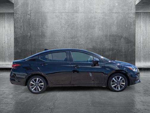 2022 Nissan Versa 1.6 SV