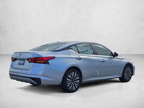 Brilliant Silver Metallic 2024 Nissan Altima 2.5 SV