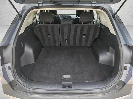 Everlasting Silver 2025 Kia Sportage LX