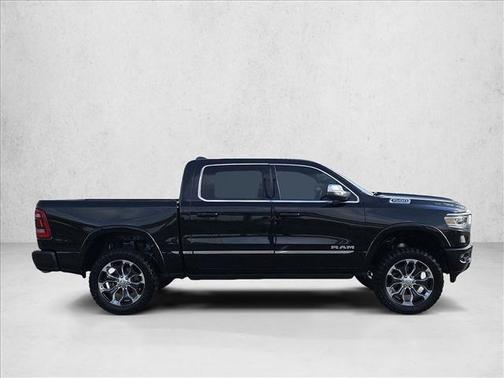 Diamond Black Crystal Pearlcoat 2023 RAM 1500 Limited