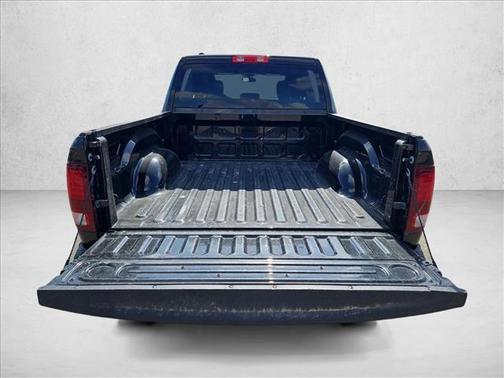 2024 RAM 1500 Classic Warlock Crew Cab 4x2 5'7' Box