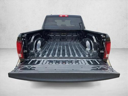 2024 RAM 1500 Classic Warlock Crew Cab 4x2 5'7' Box