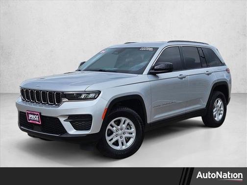 Silver Zynith 2024 Jeep Grand Cherokee Laredo
