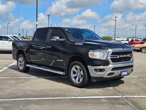 Diamond Black Crystal Pearlcoat 2019 RAM 1500 Big Horn