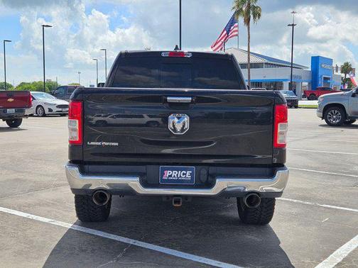 Diamond Black Crystal Pearlcoat 2019 RAM 1500 Big Horn