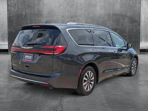 2021 Chrysler Pacifica Touring L