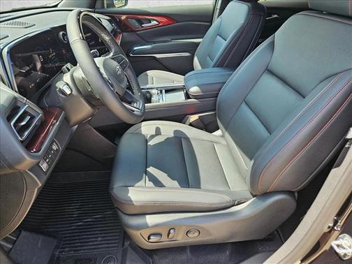 Mosaic Black Metallic 2026 Chevrolet Traverse AWD Z71