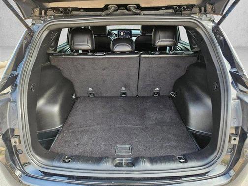 Diamond Black Crystal Pearlcoat 2024 Jeep Compass Latitude
