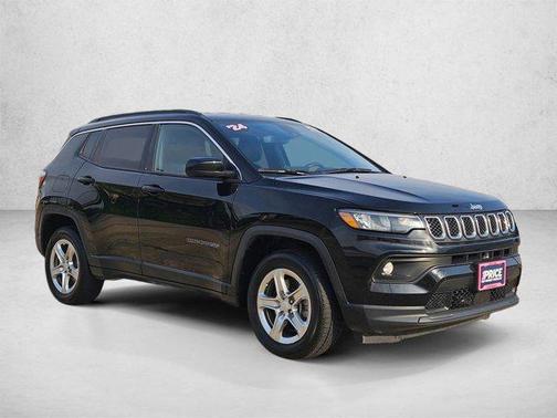 Diamond Black Crystal Pearlcoat 2024 Jeep Compass Latitude