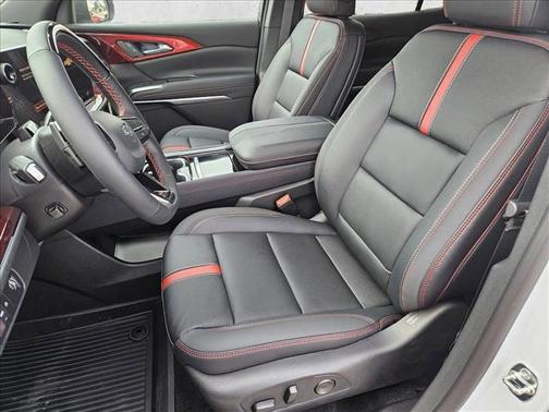 Polar White Tricoat 2026 Chevrolet Traverse RS
