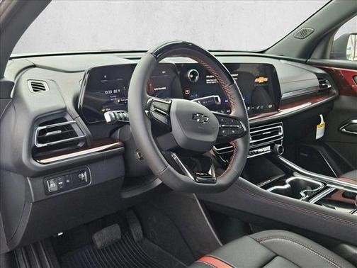 Polar White Tricoat 2026 Chevrolet Traverse RS