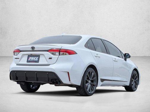 Ice Cap 2024 Toyota Corolla SE