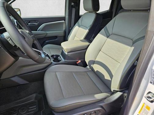 Summit White 2026 Chevrolet Colorado ZR2