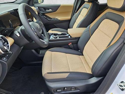 Polar White Tricoat 2026 Chevrolet Equinox FWD ACTIV