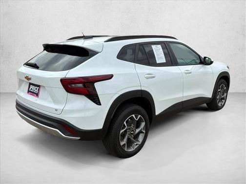 Summit White 2025 Chevrolet Trax LT