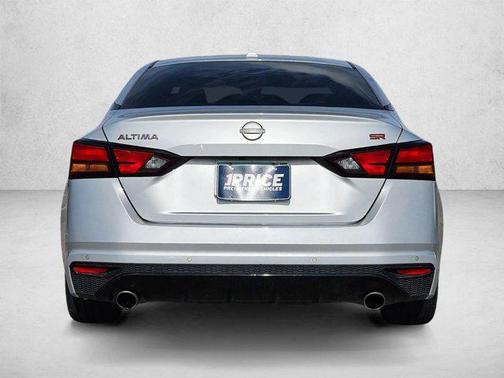 Brilliant Silver Metallic 2024 Nissan Altima SR FWD