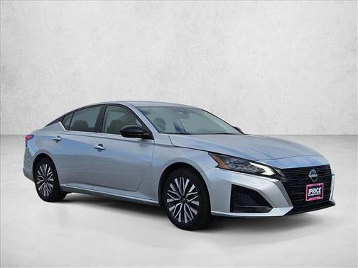 Brilliant Silver Metallic 2024 Nissan Altima 2.5 SV