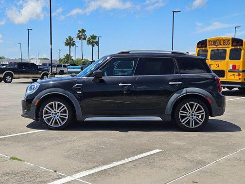 Midnight Black Metallic 2022 MINI Countryman Cooper