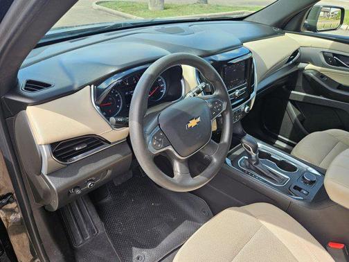 2022 Chevrolet Traverse LS