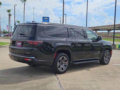 2024 Jeep Wagoneer L Series II 4x2